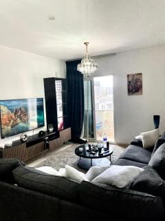 Appartement Confortable Chambre et Salon Spacieux Family Couple - Sharjah - 9