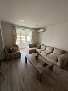 Tirana Skanderbeg corner flat - Tirana - 1