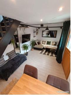 Maison à colombage dans cour privée avec jardin sur les remparts du village - Bergheim - 9