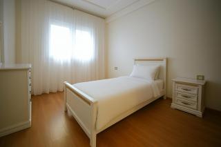 The Grand Farrabi Appartement - 5 Minuten Van Marina Bay - 6 Personen - 2 badkamers - Airco & Privé parking! - 6