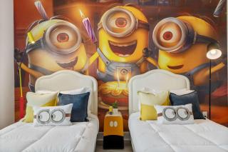 Grand 15-Bedroom Villa -Magical Themes Pool & Game Loft Lakeview - 8