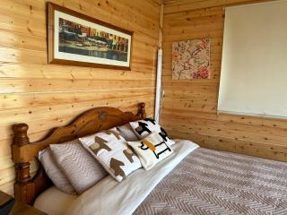 Farm stay cabin in the woods - - 6