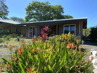 Casa Heliconia - Gorgeous Garden Home in Delicias - Puntarenas - 3