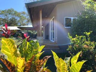 Casa Heliconia - Gorgeous Garden Home in Delicias - Puntarenas - 2