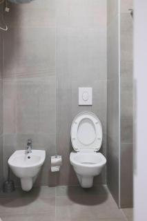 Studio Apartment Lake View - Tirana - 1