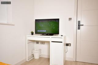 Morden Stratford Room 1 with Shared Bathroom - Londra - 9