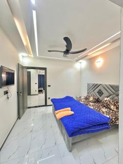Spacious 4BR Home Family Retreat - 7