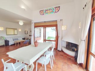 Oura Family House - 3