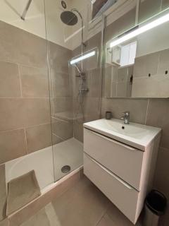 Appartement 2 chambres-Vue imprenable sur la Cathédrale-Wifi - Béziers - 3