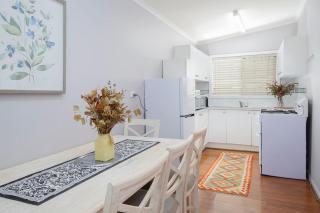 Charlestown Cottage - Beachside in Lake Macquarie - Charlestown - 9