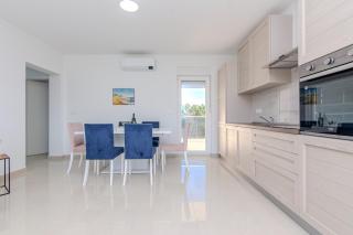 Apartments with a parking space Vir - 24307 - Vir - 1