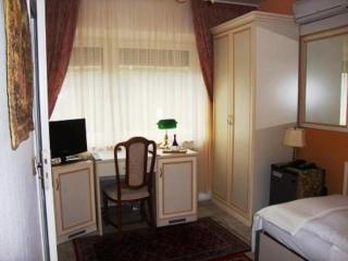 Haus Mooren, Hotel Garni - Düsseldorf - 3