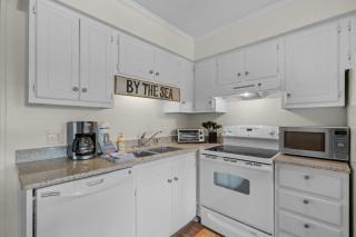 Summer School condo - Atlantic Beach - 1