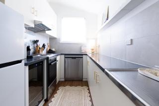 Elegant 2-Bedroom Home with Curated Decor & Outdoor Entertaining - Inveresk - 3