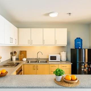 Rare 3BR Modern Penthouse in BGC II Sleeps 12pax - 2