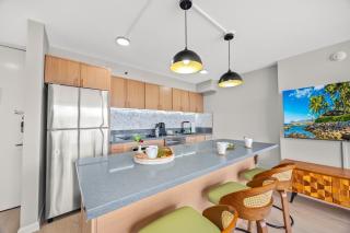 Beautifully Renovated with Parking, Steps to Waikiki Beach! - Honolulu - 7