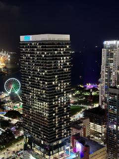 Magic Miami Penthouse Balcony, Insane Ocean & City Views Luxury,Pool,Spa,Gym - 1