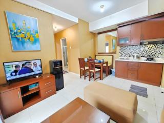 Strategic 2BR Thamrin Apt with Pool & Gym by 2ndHome - 9