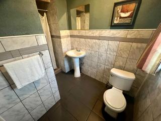 Super Inn motel By Downtown Pomona - 2