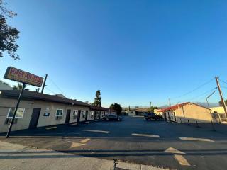 Super Inn motel By Downtown Pomona - 1