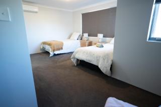 Ocean Breeze - Rockingham - 1