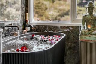 Boatshed Villas by Istana - Green Door - Daylesford - 2