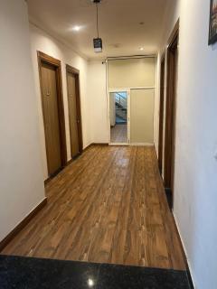 Hotel Vivaan by blue shine hospitality - Noida - 5