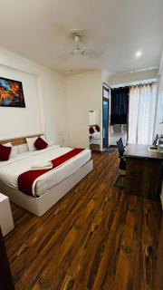 Hotel Vivaan by blue shine hospitality - Noida - 1