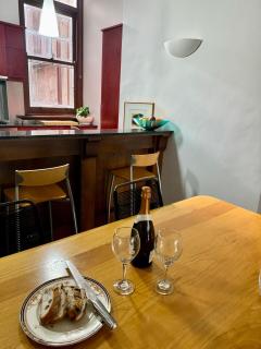 Spacious Art Deco apartment in premium position - Melbourne - 6