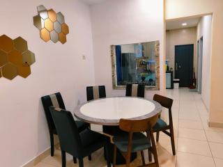 Senai three storey landed 14pax 5BR near airport - Kampung Seelung - 3