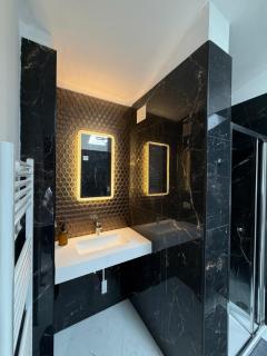 Beachfront Luxury Apartment Panoramic Sea View Costa Azzurra Grado - 4