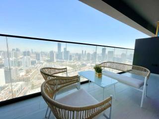 Gold Kissed 1br Apt In The Heart Of Jvc! - 3