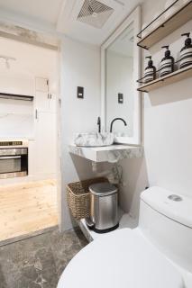 Cozy & Peaceful Disney Netflix 65INCHTV Fast WiFi - Cebu City - 8