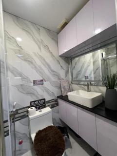Affordable 1BR, Balcony and wifi at Light Residence - Manila - 7