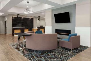 La Quinta Inn & Suites by Wyndham Coralville Iowa City - Coralville - 6