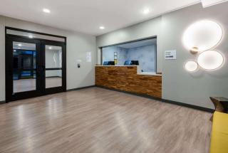 ECHO Suites Extended Stay by Wyndham Johnson City Medical CR - Johnson City - 9