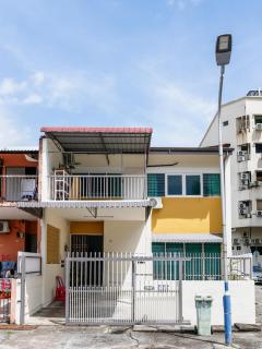 Lodge 22, 5 min walk to Adventist & Pulau Tikus Market - 1