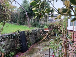 Pen-y-Bryn Hilltop Rest - Self contained 2 bed apt - Max 4 people - Morriston - 5