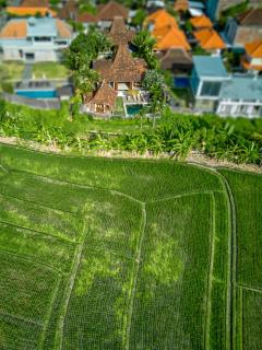 Villa Kayu 3BR with stunning Rice Field Views by Santi Management - 2