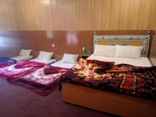 Lake Lodge Phander - - 1