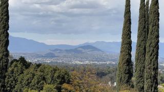 Riverside Views & Pool Retreat - Riverside - 4