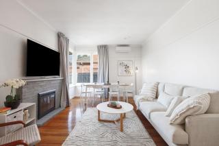 Bentleigh East House by Ready Set Host - Oakleigh South - 5