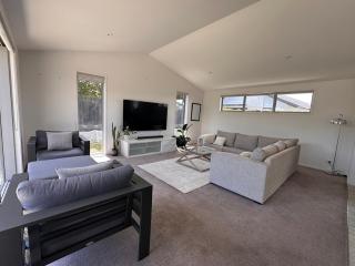 Easy Getaway - in a Great Location - Mount Maunganui - 7