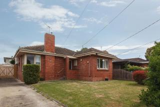 Bentleigh East House by Ready Set Host - Oakleigh South - 1