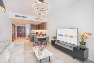 Stylish1BHK in Elite Residences, Marina with View - 8