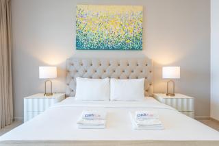 Stylish1BHK in Elite Residences, Marina with View - 4