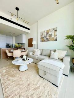 Stylish 1br In Jvc Balcony, Pool & Free Parking - 0