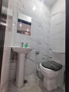 Cozy 2 Bed XL east legon - East Legon - 3
