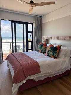 24 on Beach - Morganʼs Bay - 3
