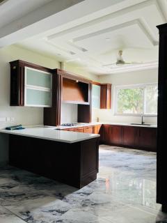 Chohdary Villa 124 j ph 2 - 9